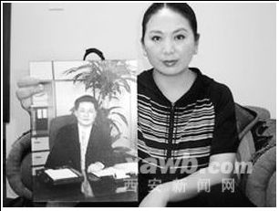 当年，袁宝璟被抓，妻子卓玛救夫心切，被骗子骗走1000万元 卓玛的老公