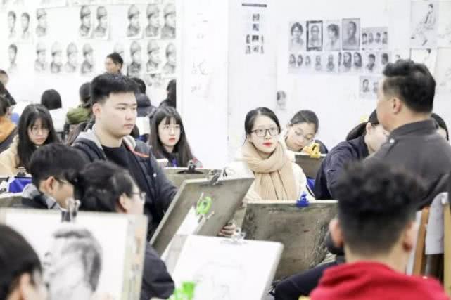 「复学后的艺术课应该怎么上？」杭州市美术职业学校：招生新亮点“职业云体验” 美术生集训文化课怎么办